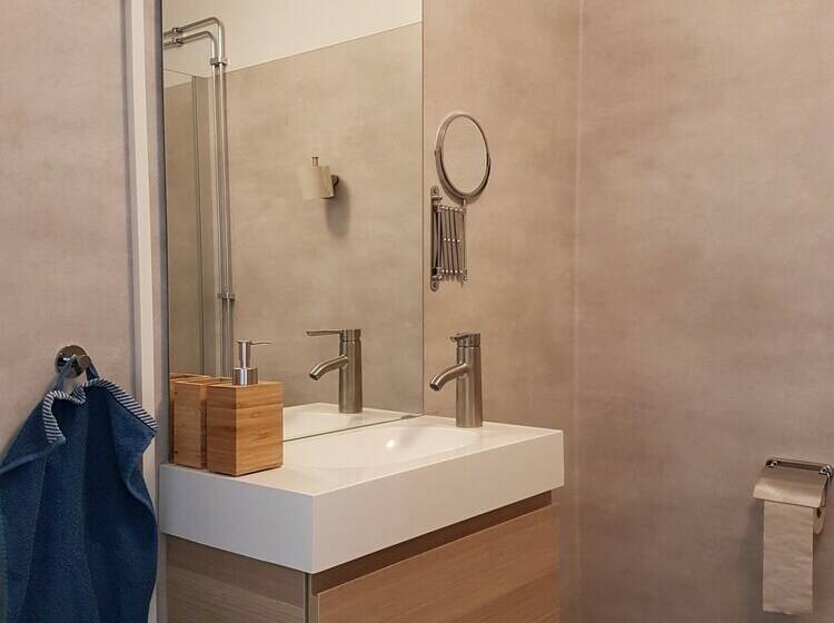 Студия Стандарт, Den Sovande älgen