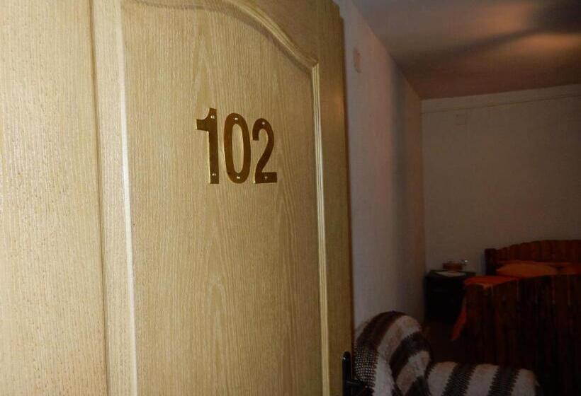 اتاق استاندارد سه نفره, Panorama Lomnica