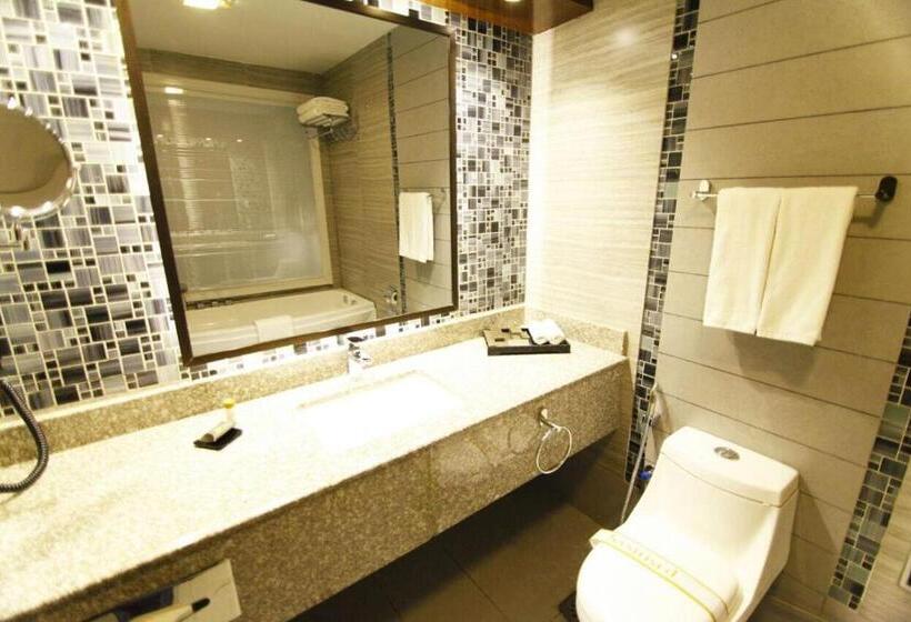 اتاق لوکس با تخت بزرگ, Dgates