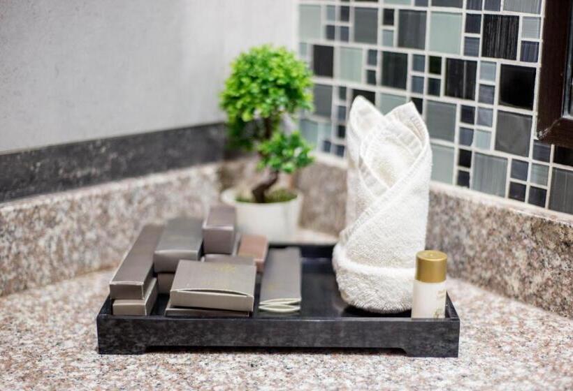 سوییت اجرایی, Dgates