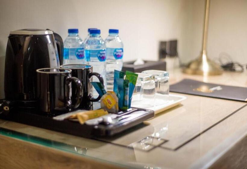 سوییت اجرایی, Dgates