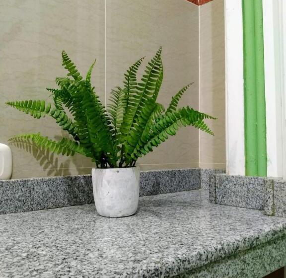 اتاق لوکس, La Hermosa