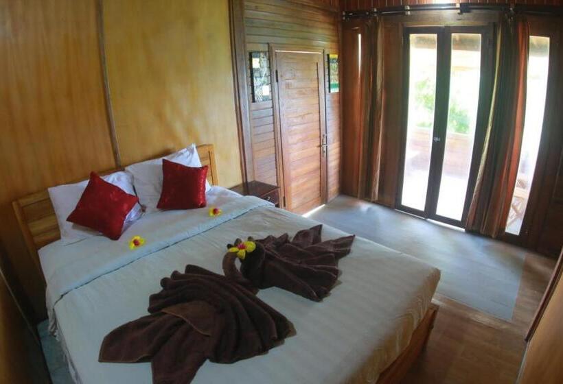 חדר סטנדרט נוף לים עם מרפסת, Manta Cottages With Sea View