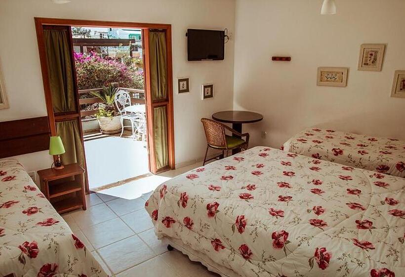 Quarto Quadruple Standart com Varanda, Pousada Alice