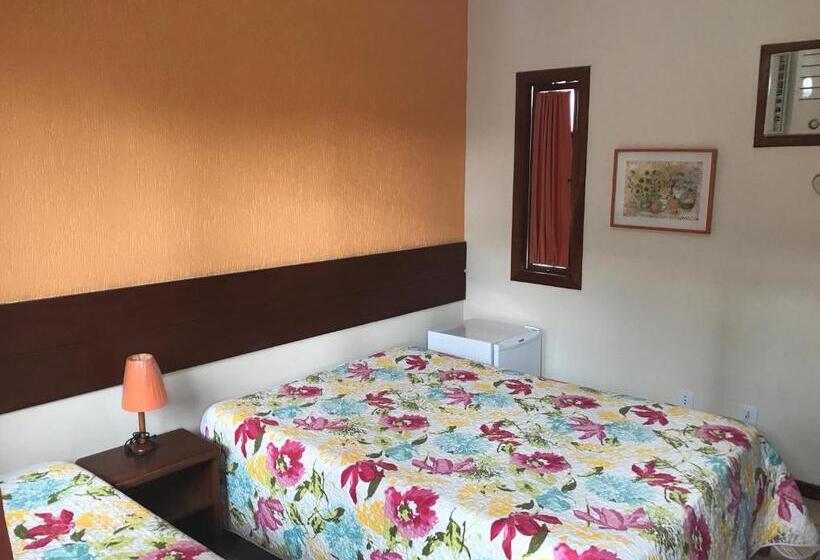 Quarto Triplo Estandar, Pousada Alice