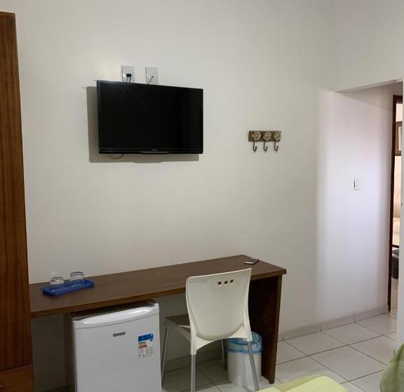 Quarto Triplo Estandar, Pousada Alice