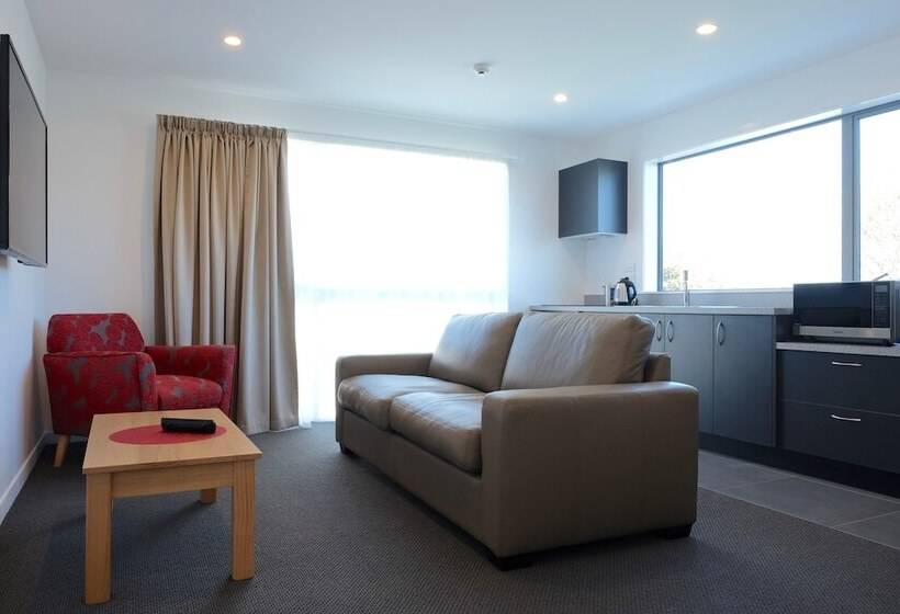 آپارتمان لوکس 2 خوابه, Stopforths Motel