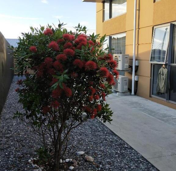 آپارتمان 1 خوابه همکف, Stopforths Motel