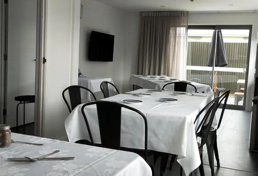 １階の１ベッドルームアパートメント, Stopforths Motel