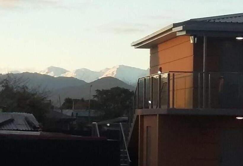 استودیوی استاندارد, Stopforths Motel