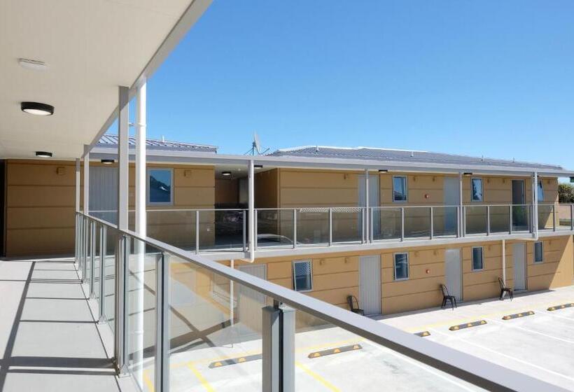 استودیوی استاندارد, Stopforths Motel