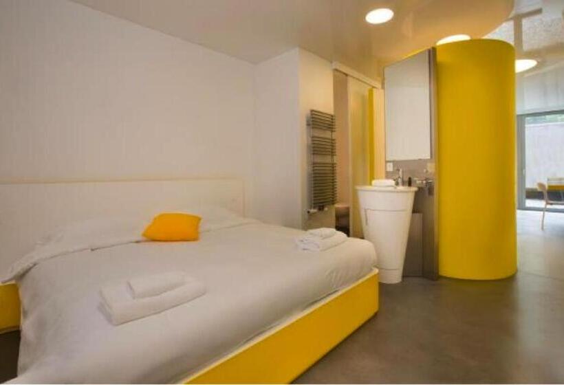 Négyágyas Standard Szoba, Chromotel Self Check In