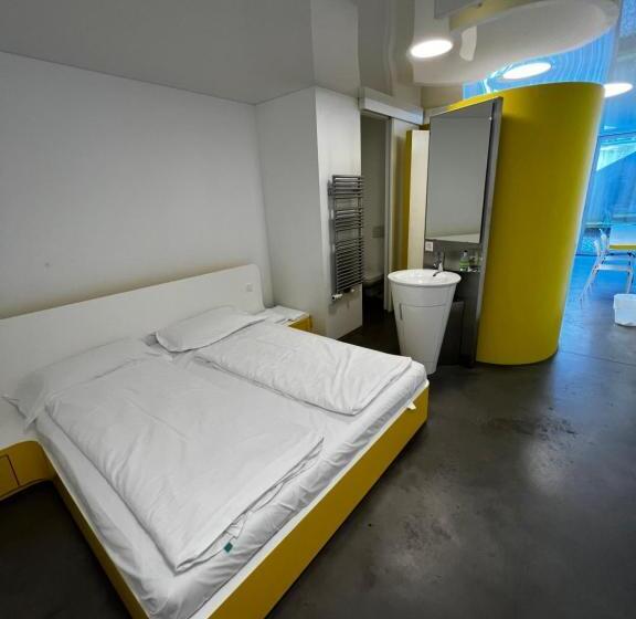 Négyágyas Standard Szoba, Chromotel Self Check In