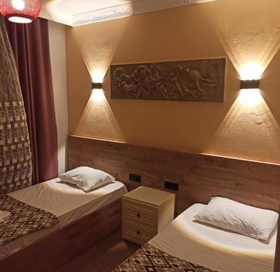 Quarto Estandar, Agon Boutique