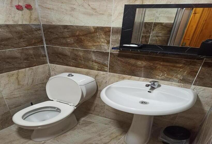 Quarto Triplo Estandar, Agon Boutique