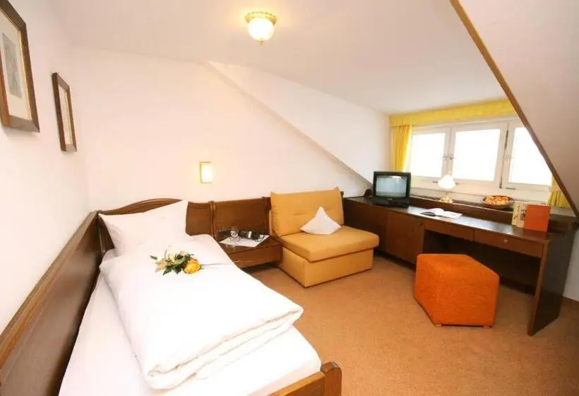 Economy Yhden Hengen Huone, Herzen´s Landhaus