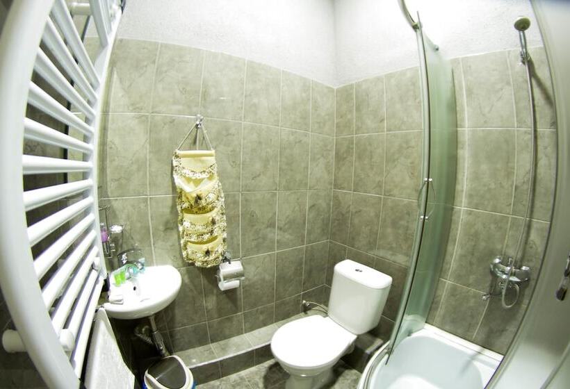 غرفة عائلية, Wald Hotel Lagodekhi