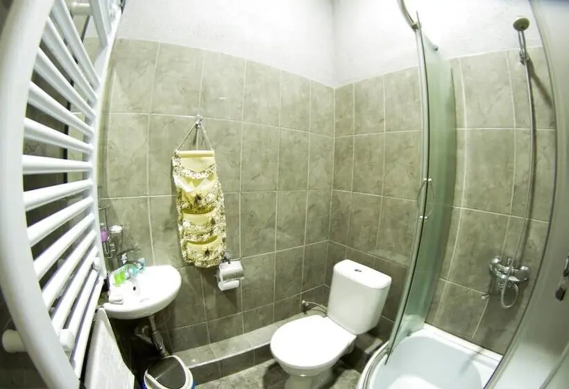 اتاق خانوادگی, Wald Hotel Lagodekhi