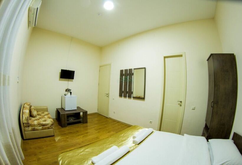 اتاق خانوادگی, Wald Hotel Lagodekhi