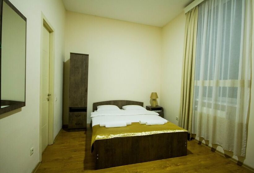 اتاق خانوادگی, Wald Hotel Lagodekhi