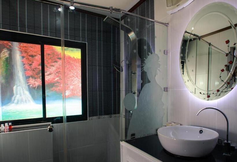 اتاق استاندارد, Olivier Boutique