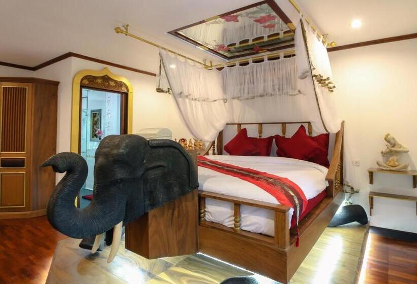 اتاق خانوادگی, Olivier Boutique