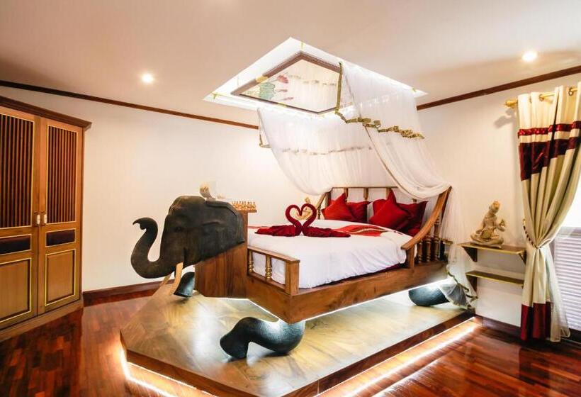 اتاق خانوادگی, Olivier Boutique