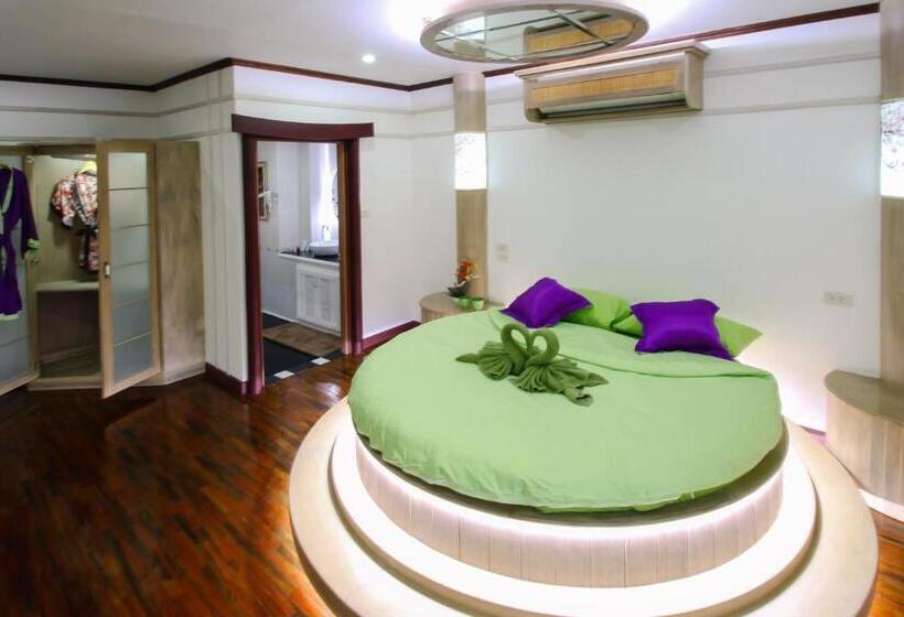 اتاق اکونومی یک تخته, Olivier Boutique