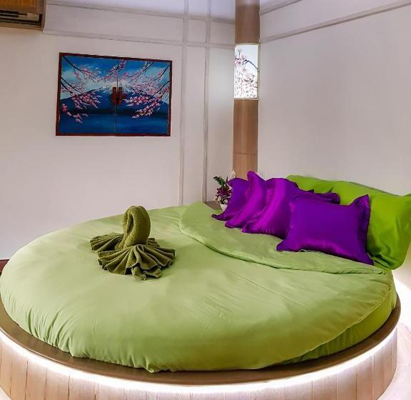 اتاق اکونومی یک تخته, Olivier Boutique