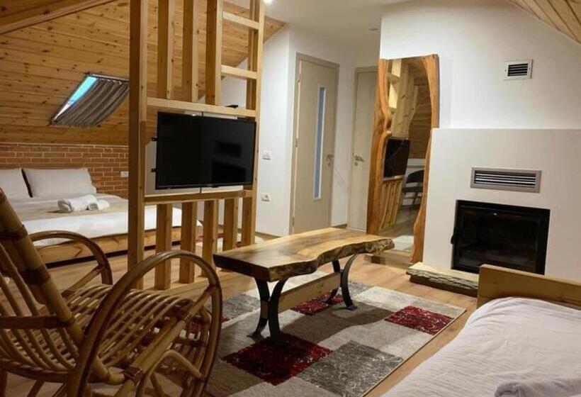 اتاق لوکس خانوادگی, Restorant Delisia