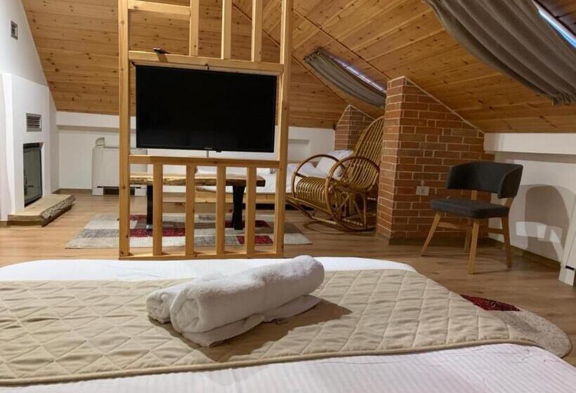 اتاق لوکس خانوادگی, Restorant Delisia