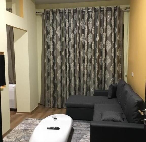 سوییت خانوادگی, Restorant Delisia