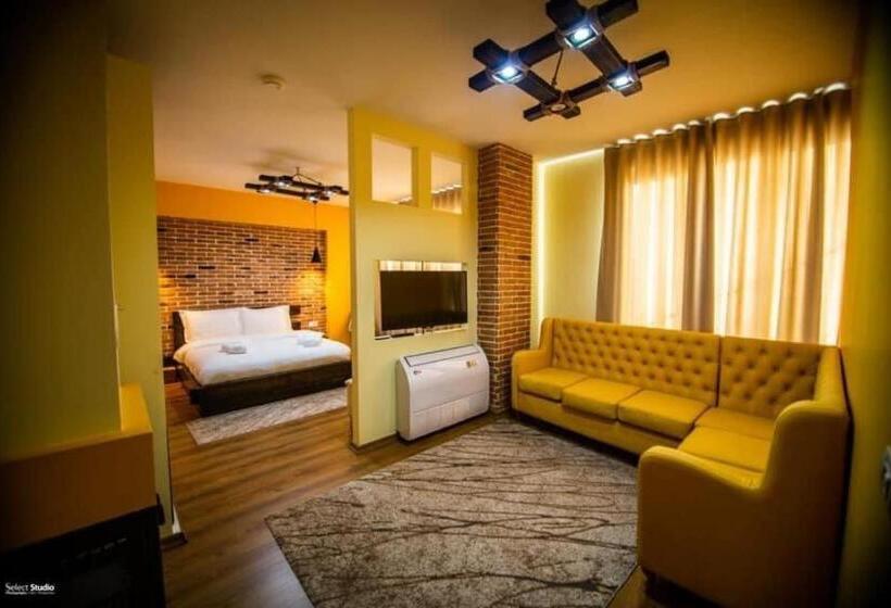 سوییت خانوادگی, Restorant Delisia