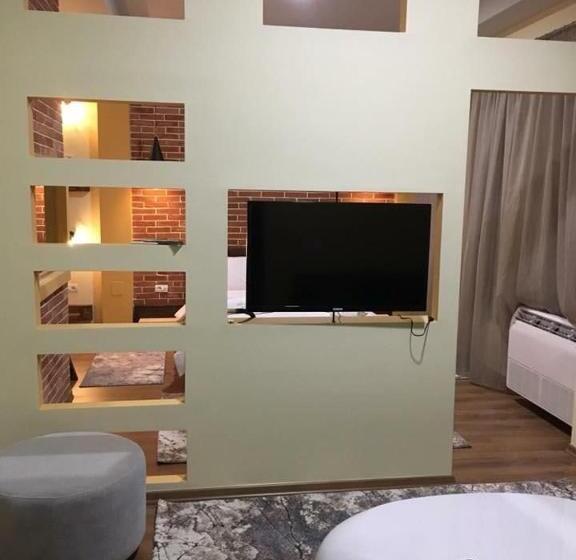 سوییت خانوادگی, Restorant Delisia