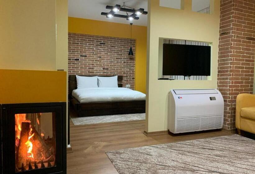 سوییت خانوادگی, Restorant Delisia