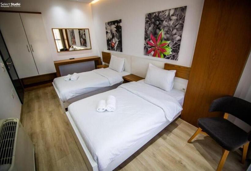 اتاق کلاسیک چهارنفره, Restorant Delisia