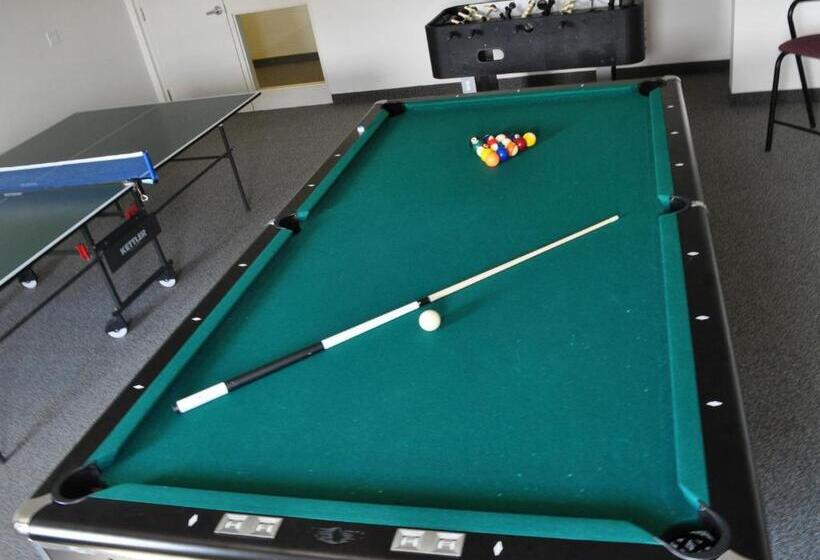 Standard Triple Room, United College