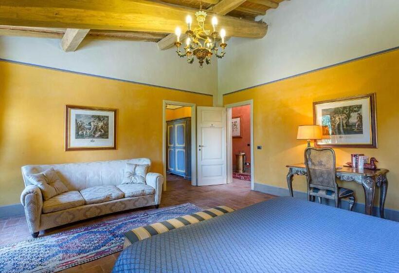 سوییت جونیور با چشم‌انداز استخر, La Dimora Dell Inventore Luxury B&b