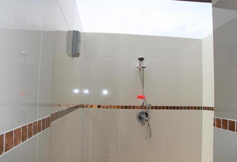 스탠다드 방갈로, Lander S Bay Resort