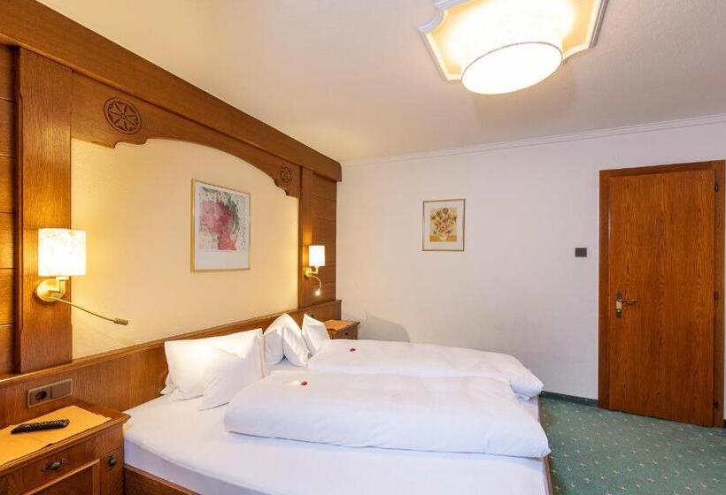 Номер Стандарт Вид на Горы, Frühstückspension Maier