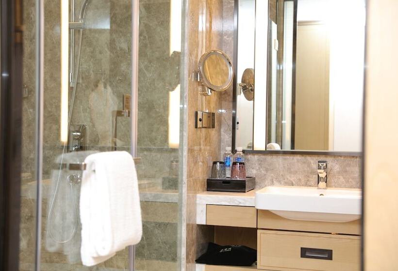 Номер Стандарт 2 Двуспальные Кровати, Four Points By Sheraton Changsha, Meixi Lake