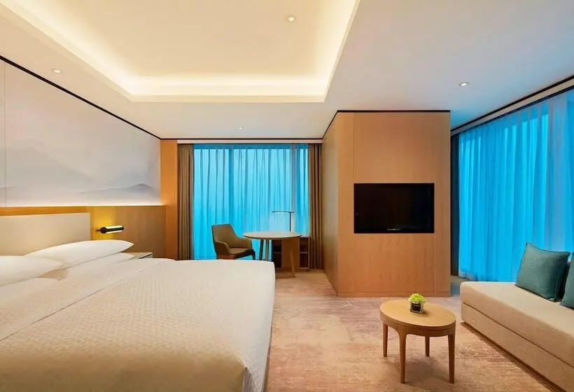 ダブルベッドのスタンダードスタジオ, Four Points By Sheraton Changsha, Meixi Lake