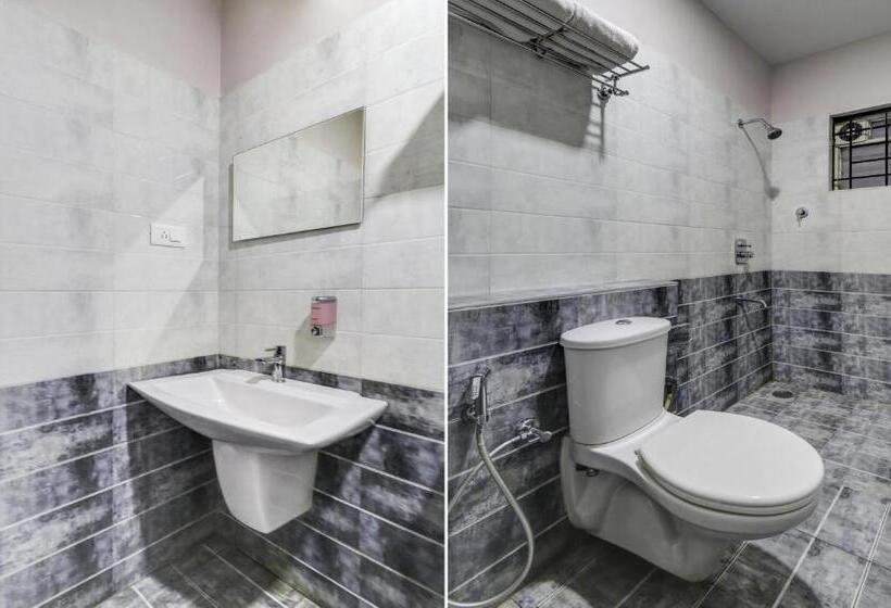 Chambre Supérieure, Treebo Sahara Suites