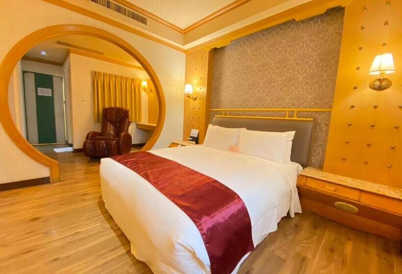 اتاق لوکس, I Live Motel