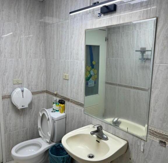 اتاق استاندارد با سرویس بهداشتی مشترک, I Live Motel