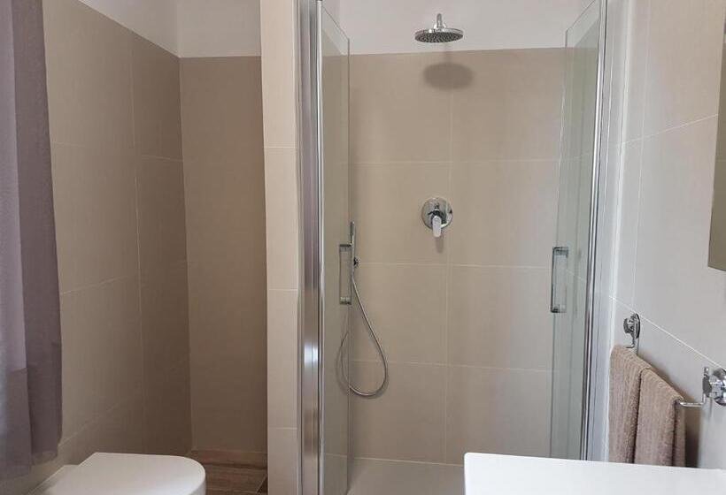 חדר סטנדרט נוף לבריכה, La Collina