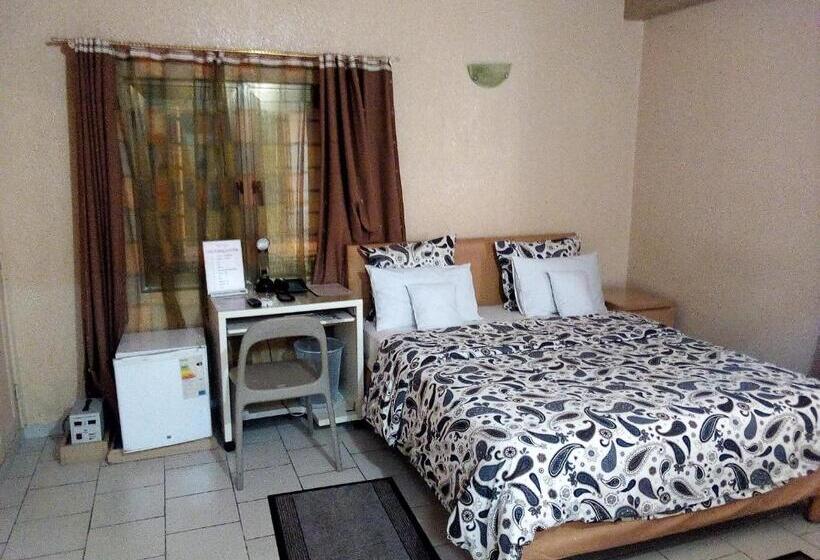 سوییت, Hôtel Saint Thomas