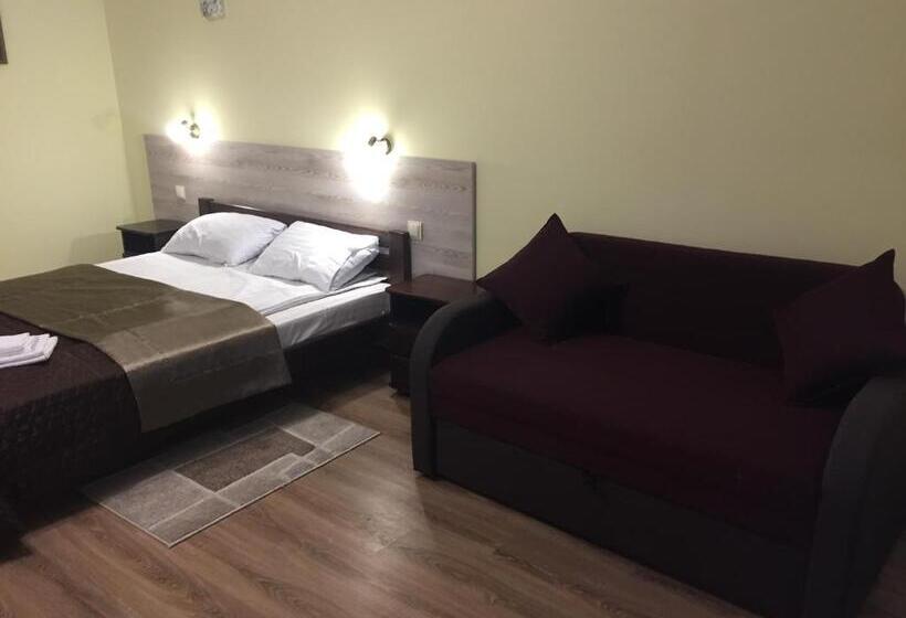 اتاق لوکس, Karpaty