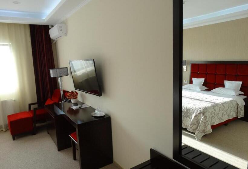 デラックスルーム, Terra Iasi