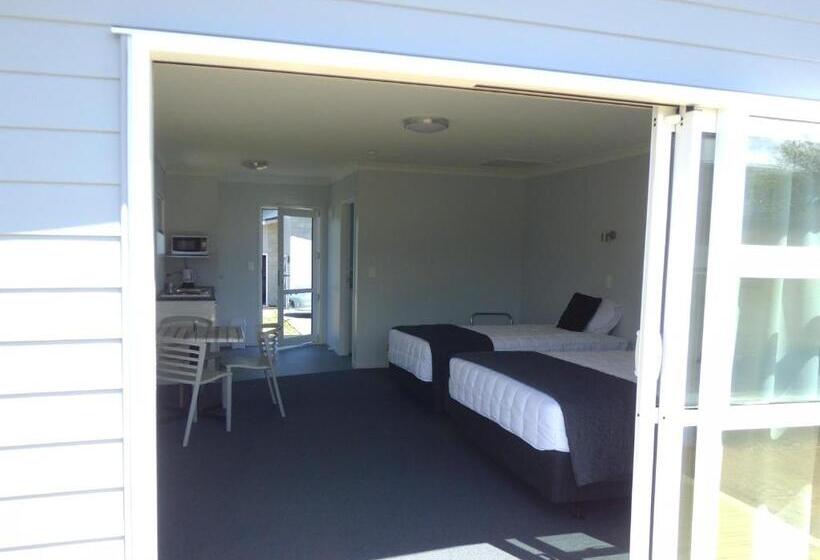 חדר סטנדרט עם טרסה, Trailblazer Studios